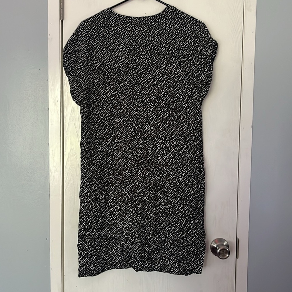 GAP Relaxed Sheath with Scoop Neckline (MEDIUM) - Picture 4 of 7